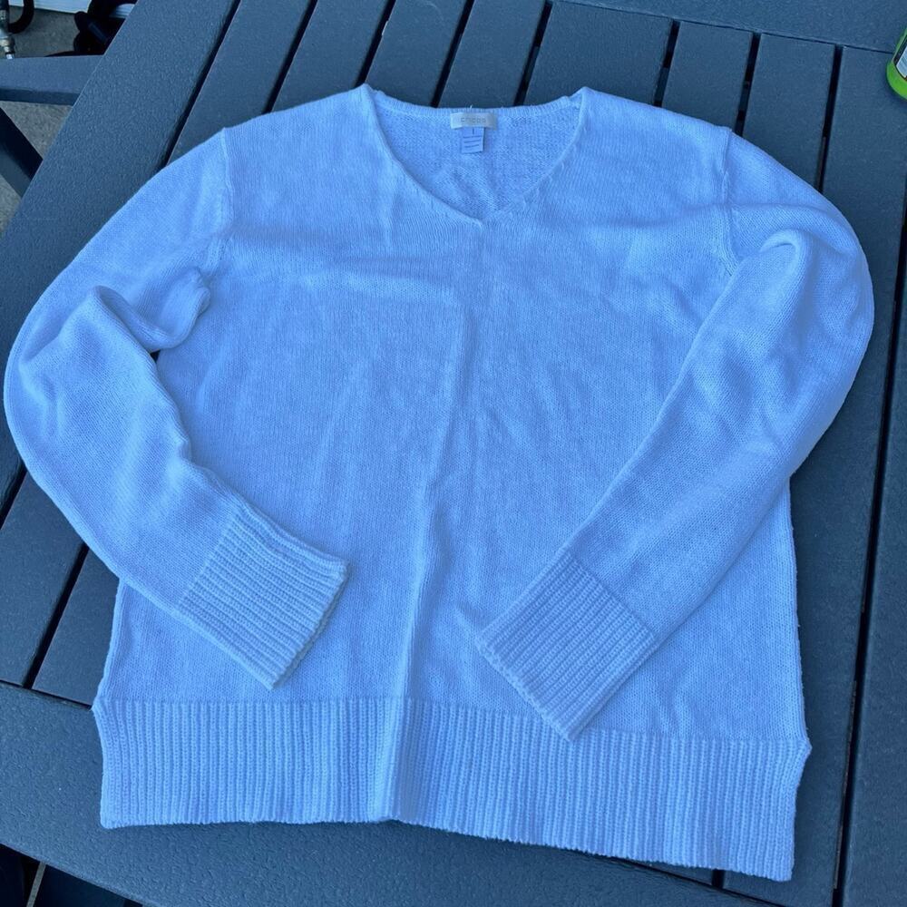CHICO’S 1 (Women's size M 8) Cotton Long Sleeves, V neck, White Sweater